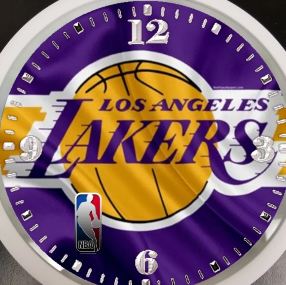Lakers lad clock